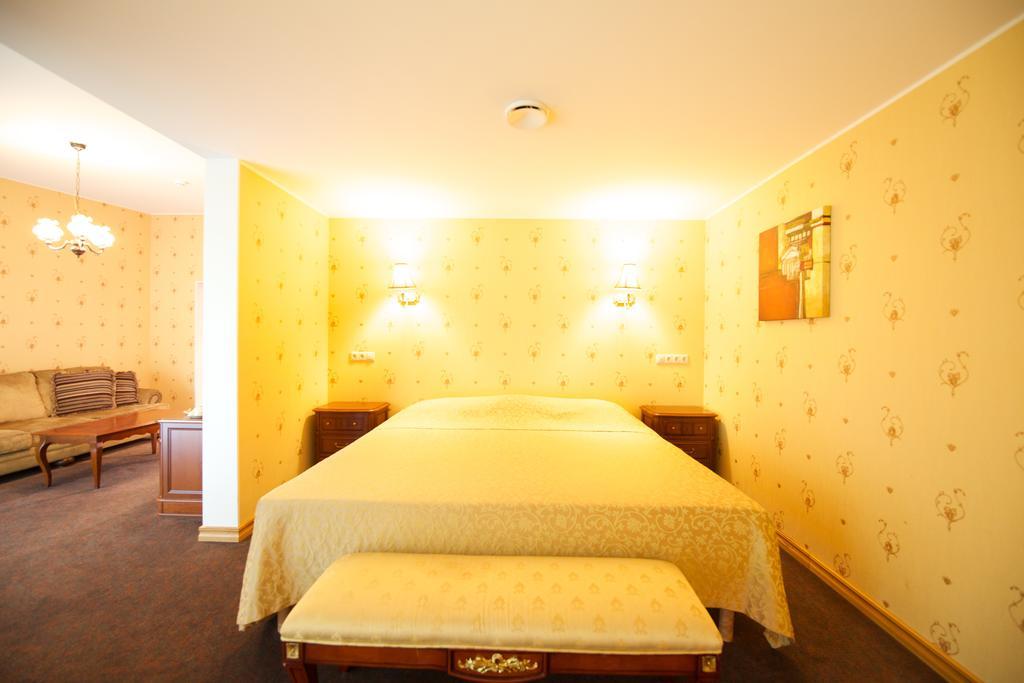 Villa Hotel Theresa Rakvere Habitación foto